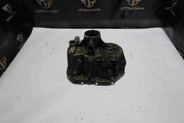 FORD TRANSİT 100 L-S-V ÇIKMA PARÇA TRANSİT V347 ÜST ŞANZIMAN MUHAFAZASI